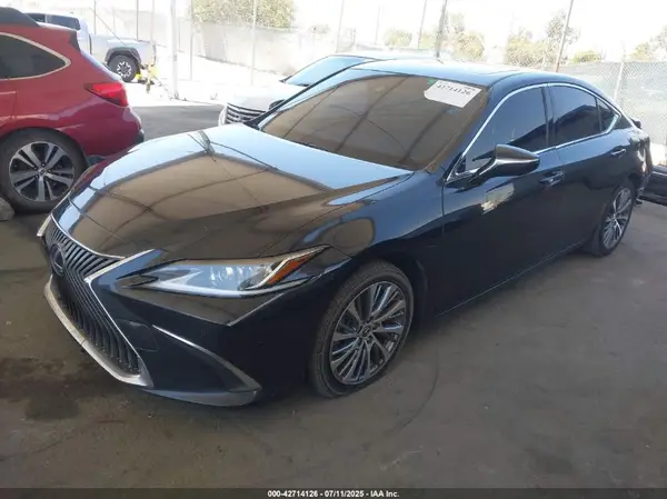 JTHB21B13K2043784 2019 LEXUS ES - Image 2