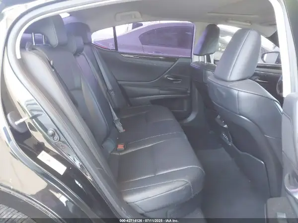 JTHB21B13K2043784 2019 LEXUS ES - Image 8