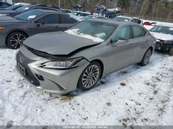 JTHB21B14K2006405 2019 LEXUS ES - Image 2