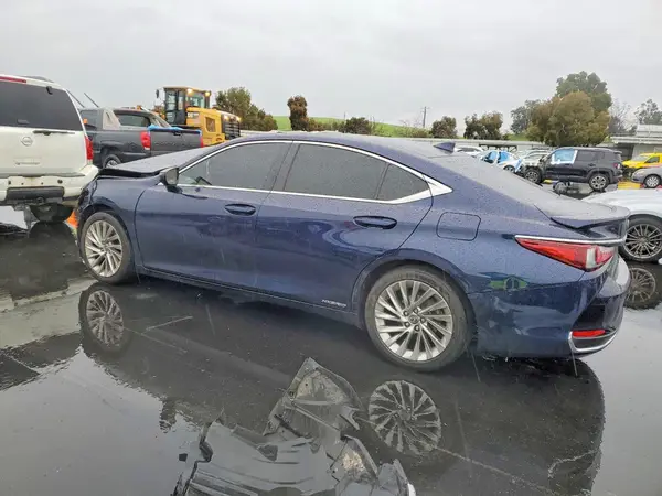 JTHB21B14K2029957 2019 LEXUS ES - Image 2