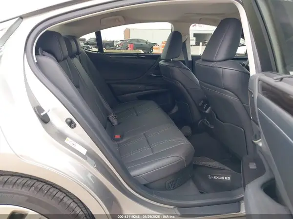 JTHB21B14K2035628 2019 LEXUS ES - Image 8