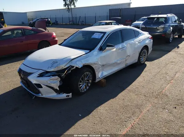 JTHB21B14K2038299 2019 LEXUS ES - Image 2