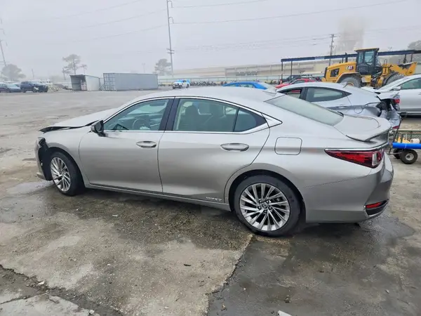 JTHB21B15K2004243 2019 LEXUS ES - Image 2