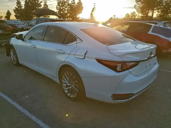 JTHB21B15K2014352 2019 LEXUS ES - Image 2