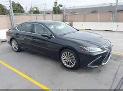 JTHB21B15K2023777 2019 LEXUS ES
