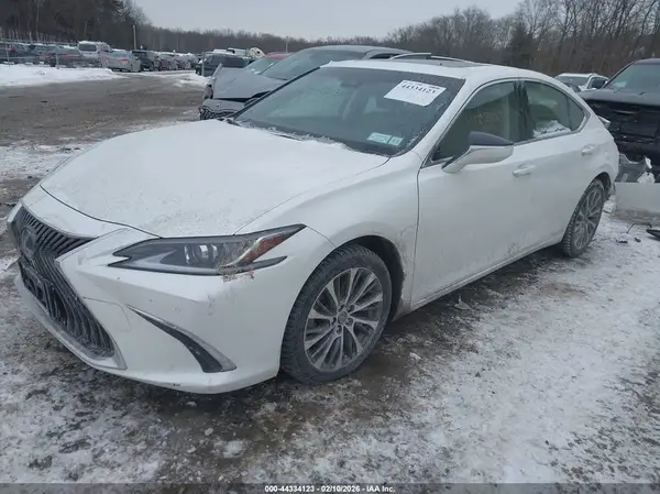 JTHB21B15K2027991 2019 LEXUS ES - Image 2