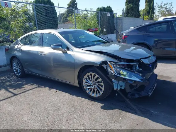 JTHB21B15K2031457 2019 LEXUS ES - Image 1
