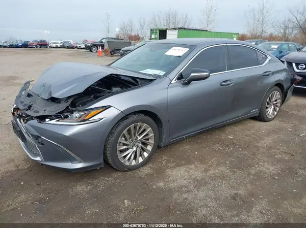 JTHB21B17K2007631 2019 LEXUS ES - Image 2