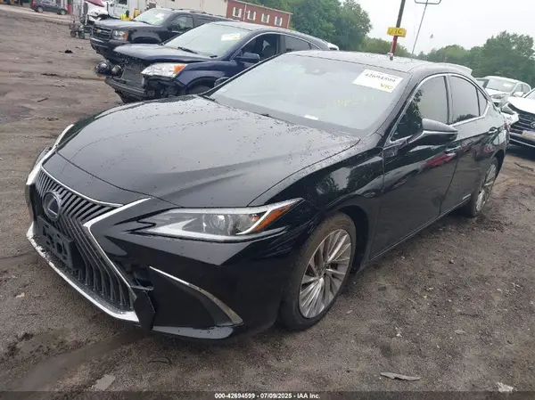 JTHB21B17K2023019 2019 LEXUS ES - Image 2