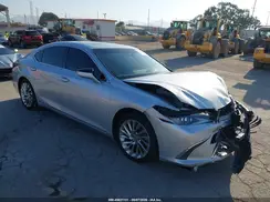 JTHB21B17K2026728 2019 LEXUS ES