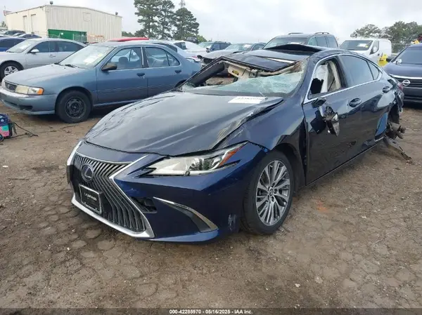 JTHB21B17K2041990 2019 LEXUS ES - Image 2