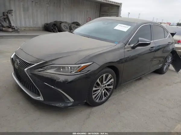 JTHB21B18K2003426 2019 LEXUS ES - Image 2