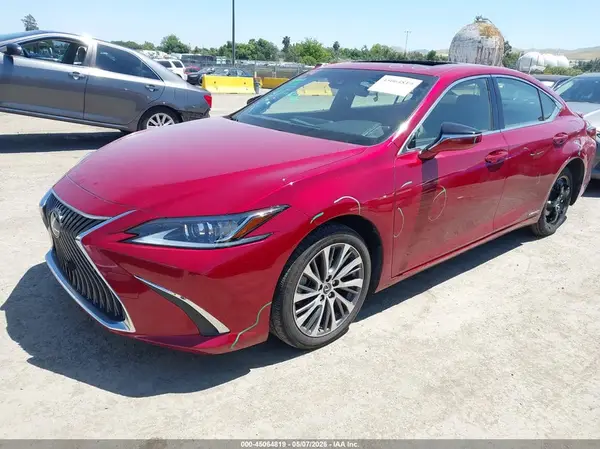 JTHB21B18K2030335 2019 LEXUS ES - Image 2