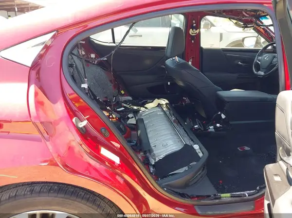 JTHB21B18K2030335 2019 LEXUS ES - Image 8