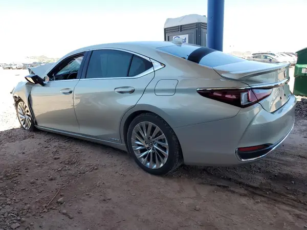 JTHB21B18K2031906 2019 LEXUS ES - Image 2