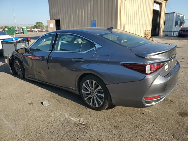 JTHB21B18K2035583 2019 LEXUS ES - Image 2