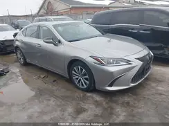 JTHB21B18K2035602 2019 LEXUS ES