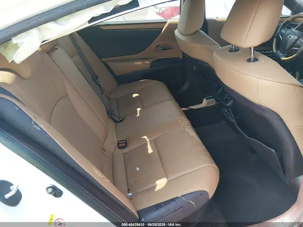 JTHB21B18K2036572 2019 LEXUS ES - Image 8