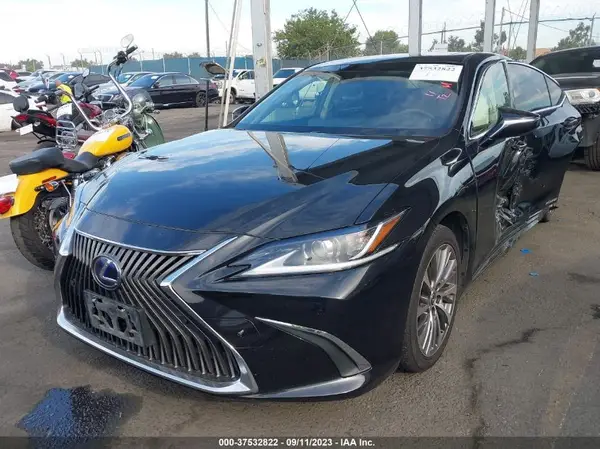 JTHB21B18K2040444 2019 LEXUS ES - Image 2