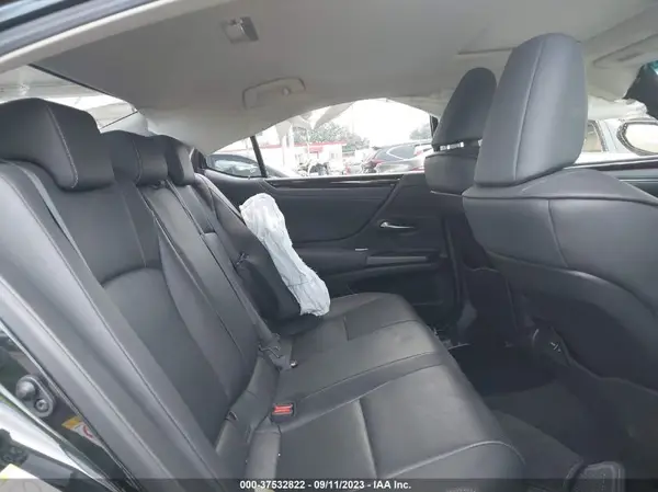 JTHB21B18K2040444 2019 LEXUS ES - Image 8