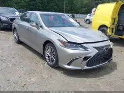 JTHB21B19K2002768 2019 LEXUS ES