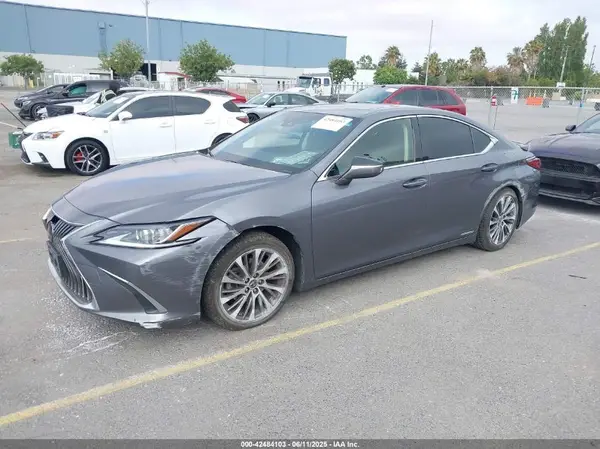 JTHB21B19K2022809 2019 LEXUS ES - Image 2