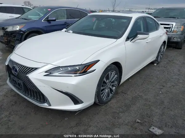 JTHB21B19K2030831 2019 LEXUS ES - Image 2