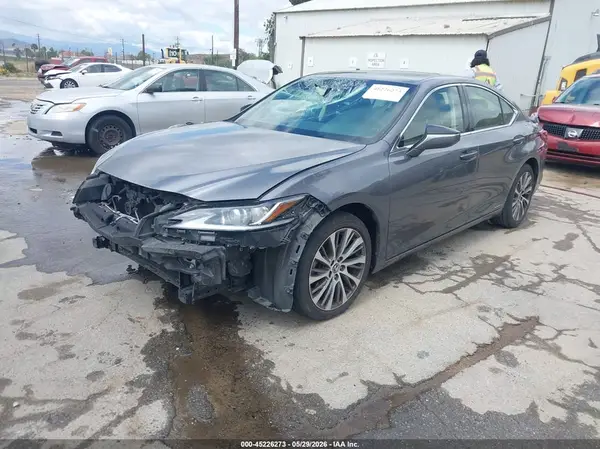 JTHB21B1XK2004366 2019 LEXUS ES - Image 2