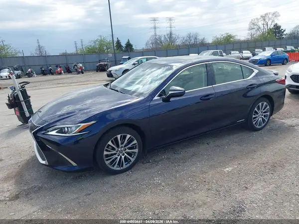 JTHB21B1XK2042843 2019 LEXUS ES - Image 2