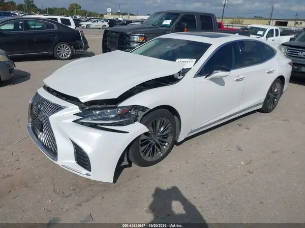 JTHB51FF0J5006024 2018 LEXUS LS - Image 2