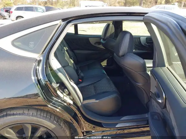 JTHB51FF1J5003066 2018 LEXUS LS - Image 8