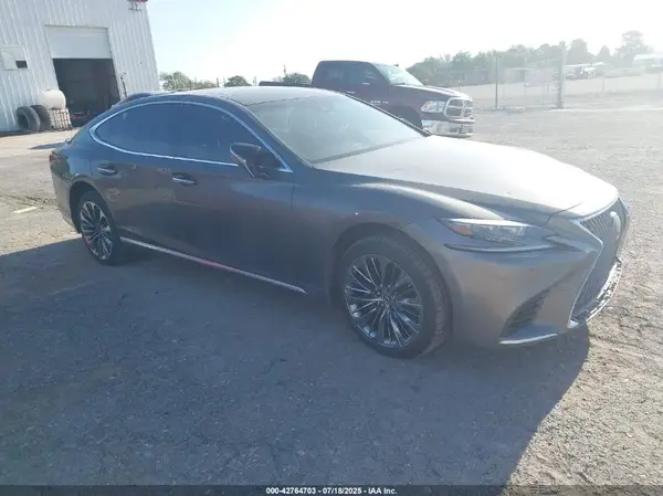 JTHB51FF1J5004427 2018 LEXUS LS