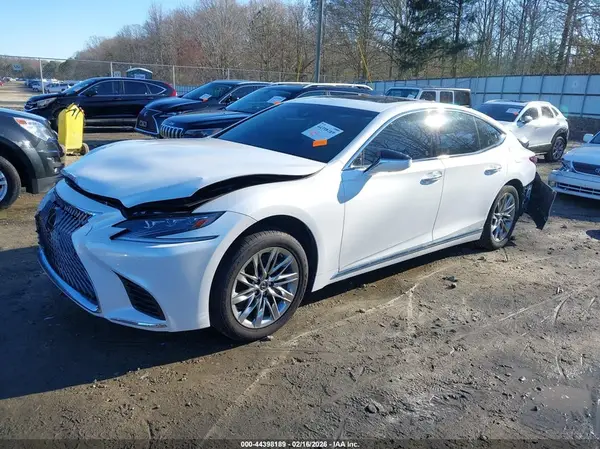 JTHB51FF2J5003707 2018 LEXUS LS - Image 2