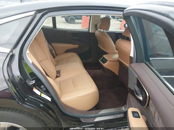 JTHB51FF3K5008089 2019 LEXUS LS - Image 8