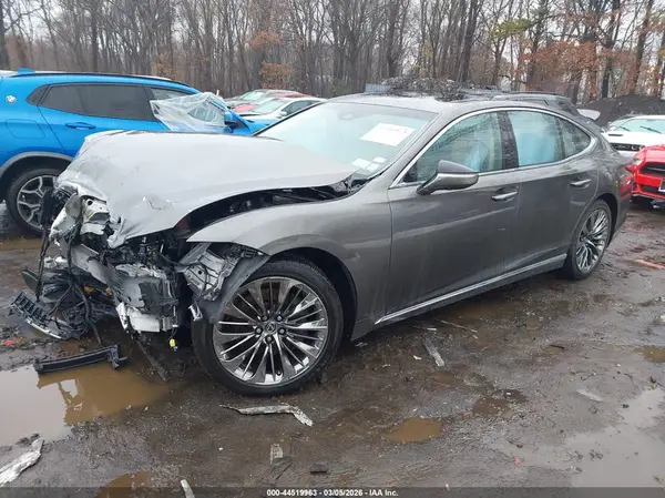 JTHB51FF4J5004079 2018 LEXUS LS - Image 2