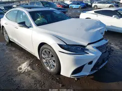 JTHB51FF8J5003131 2018 LEXUS LS