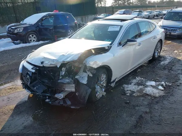 JTHB51FF8J5003131 2018 LEXUS LS - Image 2