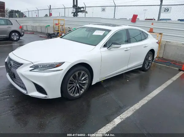 JTHB51FF8J5006739 2018 LEXUS LS - Image 2