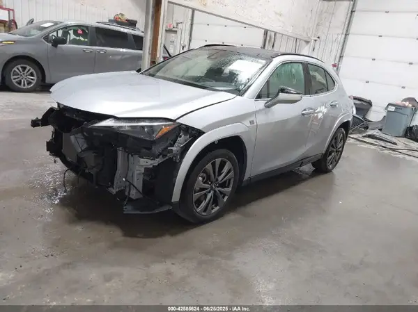 JTHB9JBH9R2079630 2024 LEXUS UX - Image 2