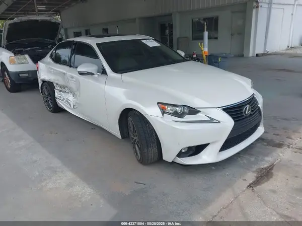 JTHBA1D20G5002916 2016 LEXUS IS - Image 1