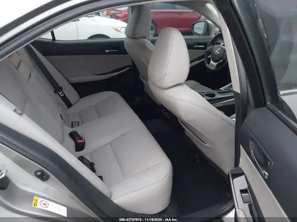 JTHBA1D20G5010546 2016 LEXUS IS - Image 8