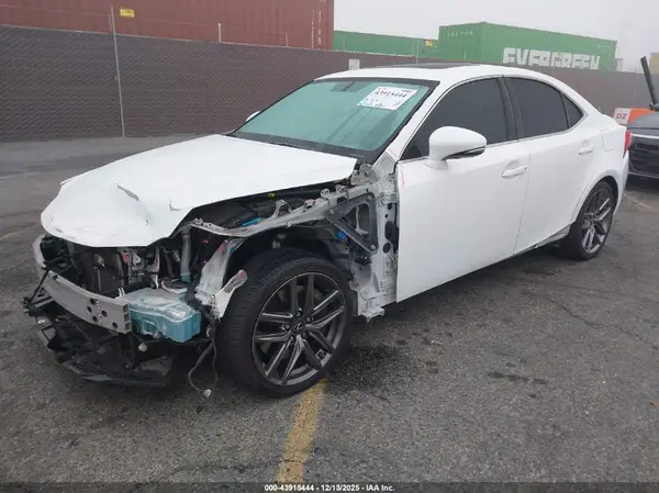JTHBA1D20G5036189 2016 LEXUS IS - Image 2