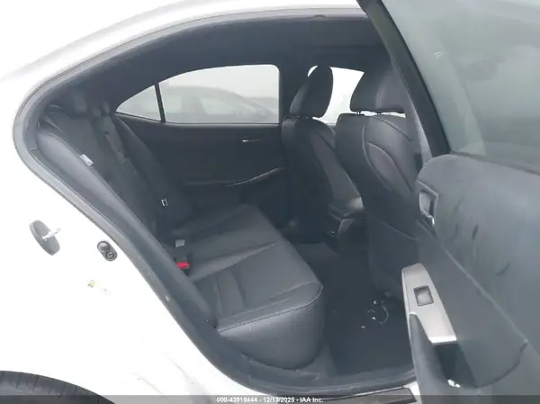 JTHBA1D20G5036189 2016 LEXUS IS - Image 8