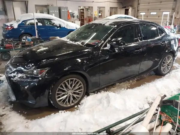 JTHBA1D20H5040986 2017 LEXUS IS - Image 2