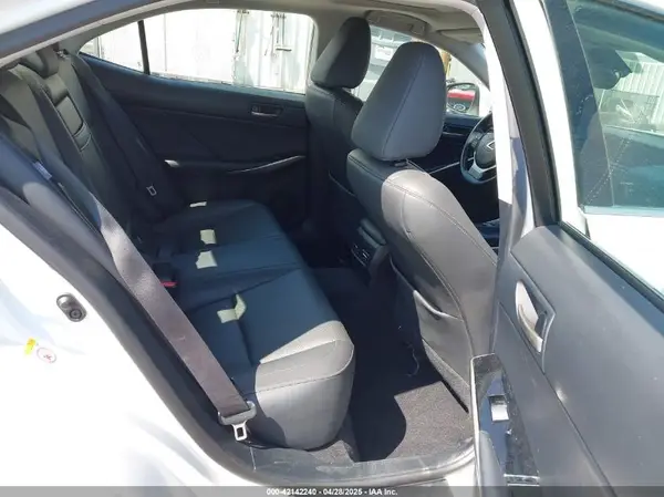 JTHBA1D20H5051051 2017 LEXUS IS - Image 8
