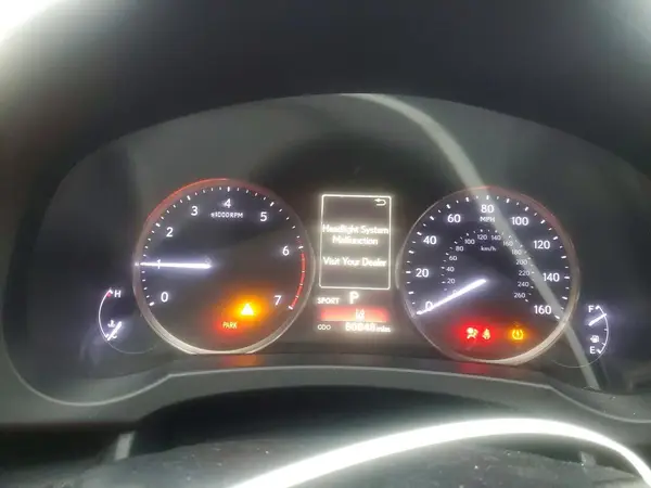 JTHBA1D20J5065750 2018 LEXUS IS - Image 8