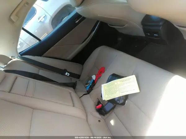 JTHBA1D20J5066901 2018 LEXUS IS - Image 8