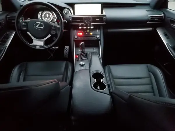 JTHBA1D20J5069801 2018 LEXUS IS - Image 8