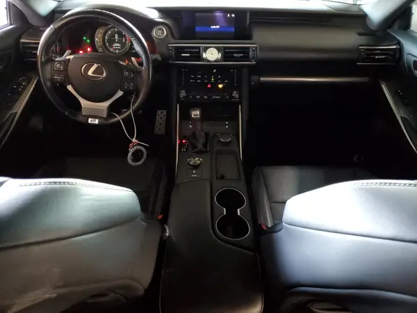 JTHBA1D20J5070429 2018 LEXUS IS - Image 8
