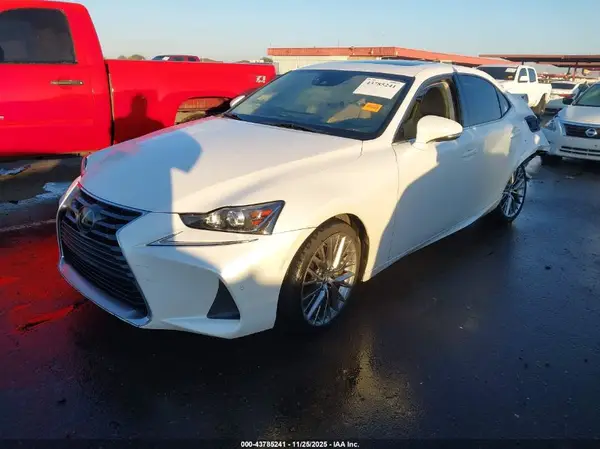 JTHBA1D20J5074206 2018 LEXUS IS - Image 2